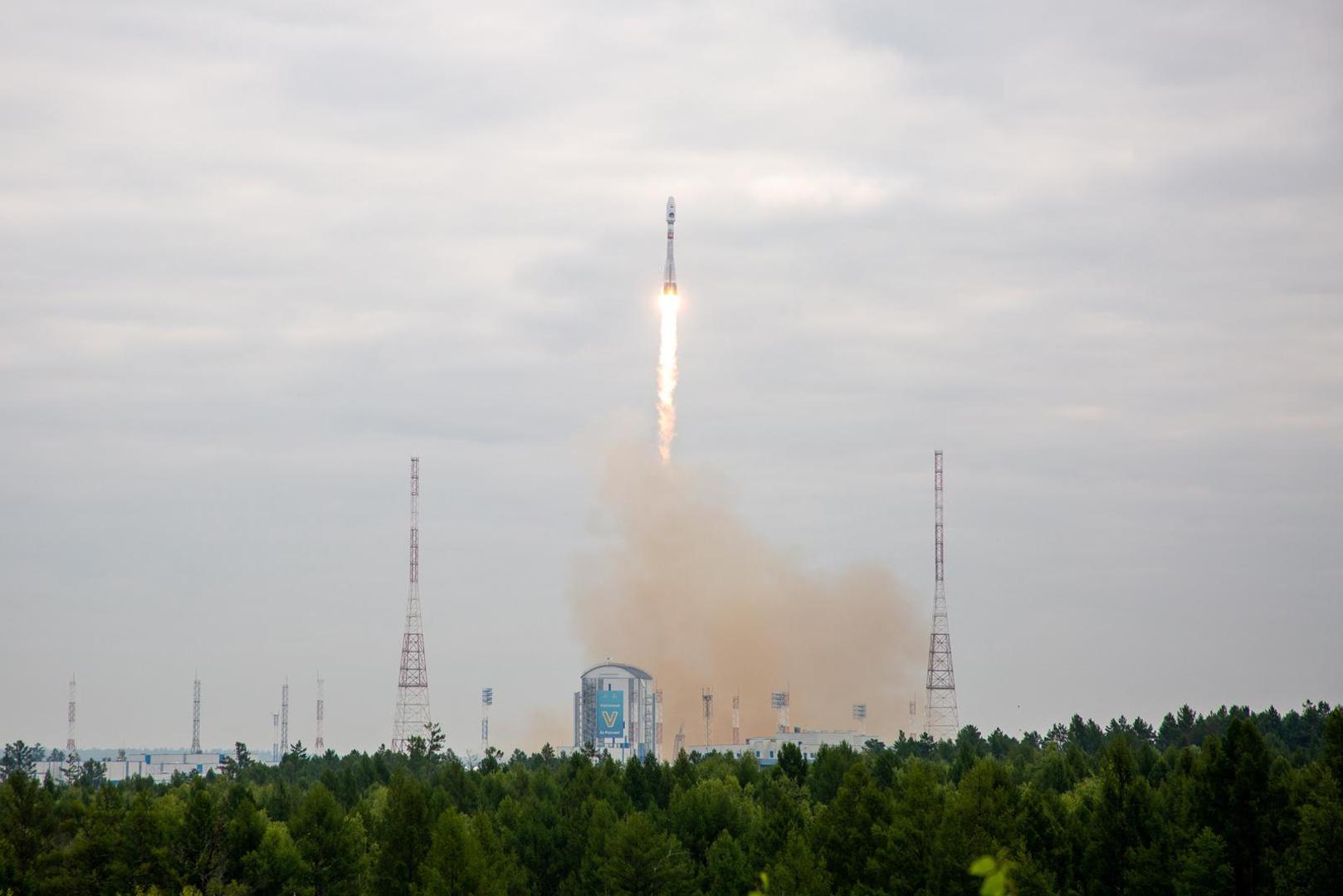 A Soyuz-2.1b rocket booster with a Fregat upper stage and the lunar landing spacecraft Luna-25 blasts off from a launchpad at the Vostochny Cosmodrome in the far eastern Amur region, Russia, August 11, 2023. Roscosmos/Vostochny Space Centre/Handout via REUTERS ATTENTION EDITORS - THIS IMAGE HAS BEEN SUPPLIED BY A THIRD PARTY. MANDATORY CREDIT. Photo: Roscosmos/REUTERS