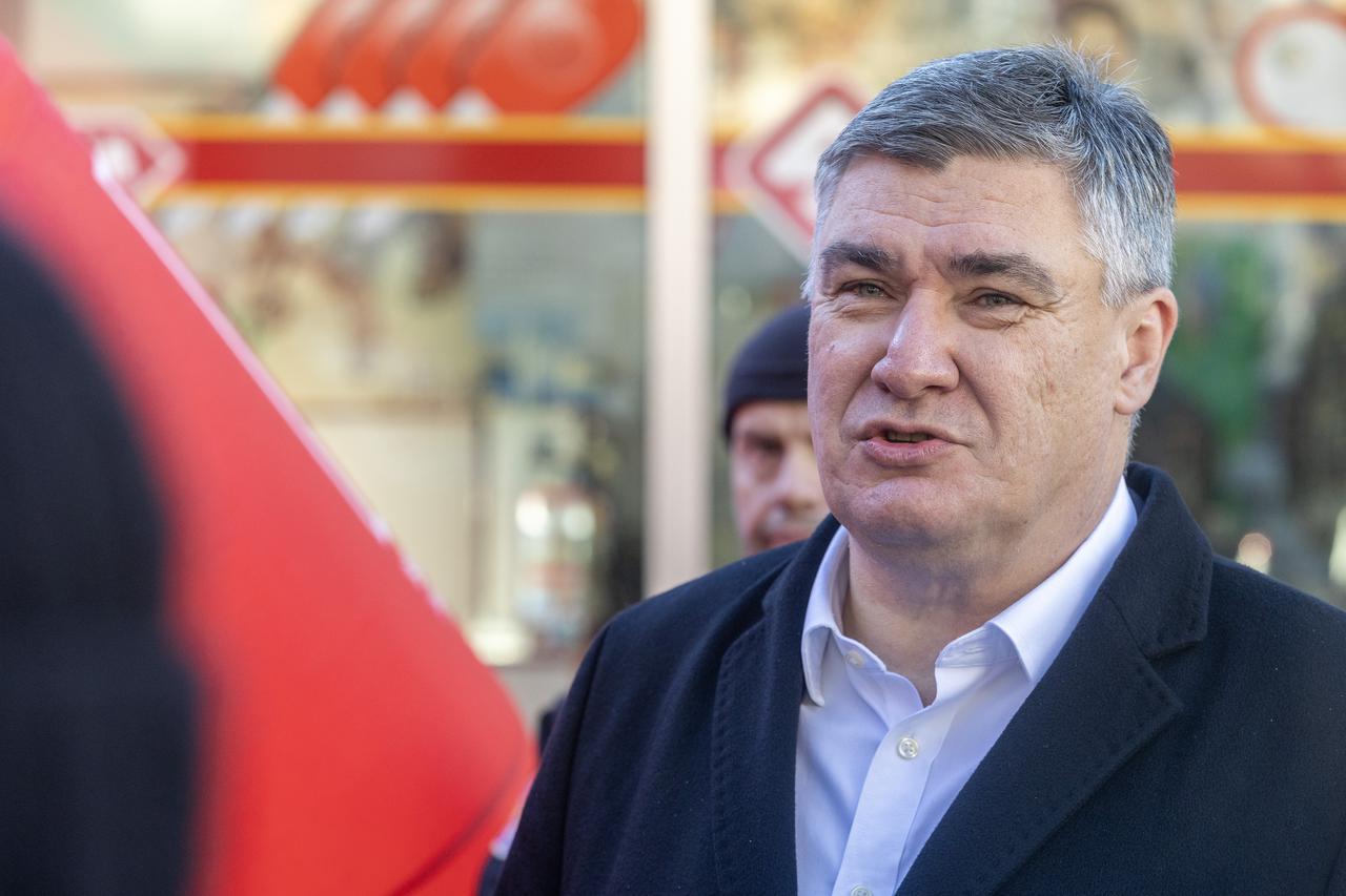 Predsjednik Milanović prikupljao potpise na pulskoj tržnici 