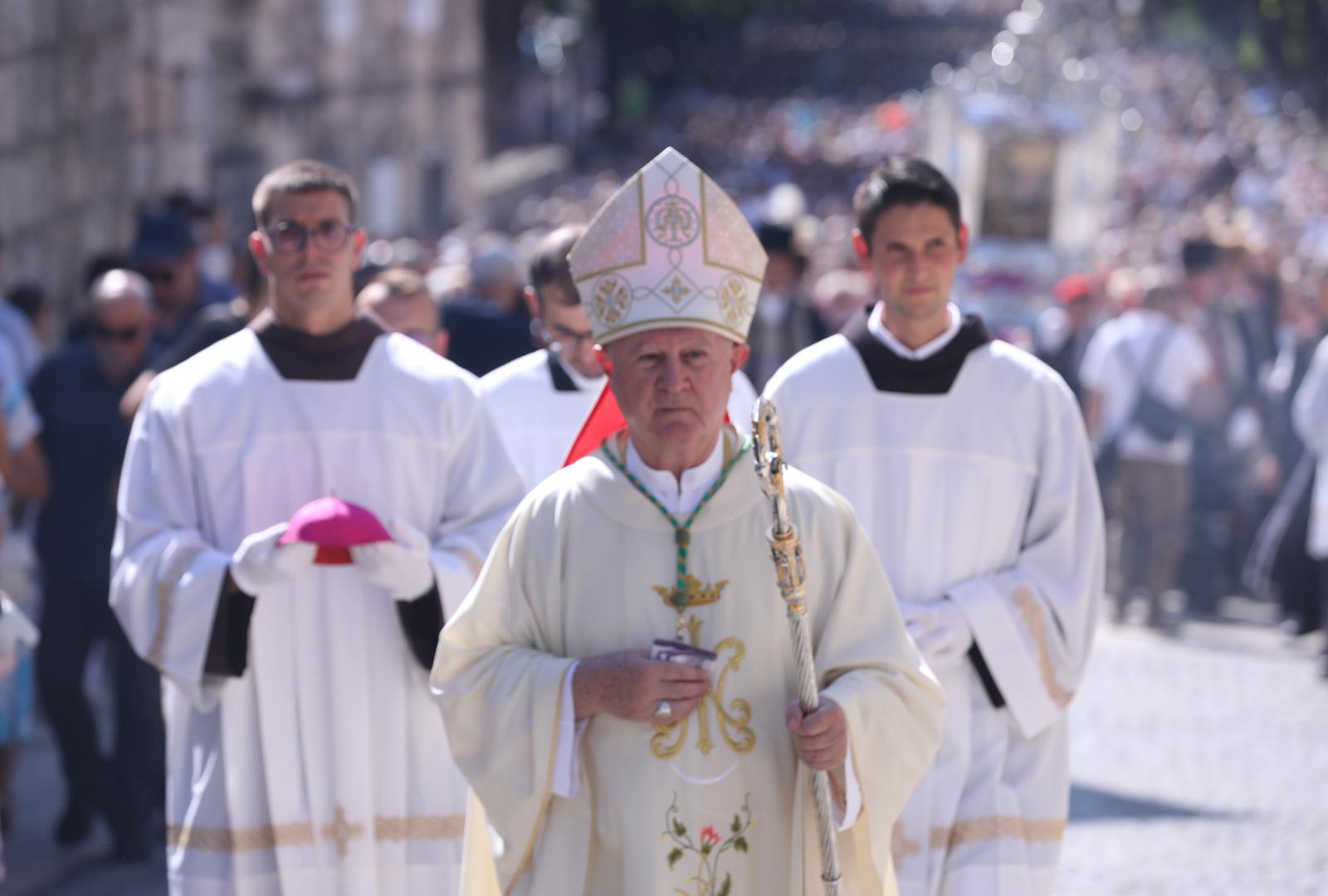 Ovogodišnja proslava Velike Gospe u Svetištu Čudotvorne Gospe Sinjske održava se pod geslom "Marijo, Majko Crkve, moli za nas!"