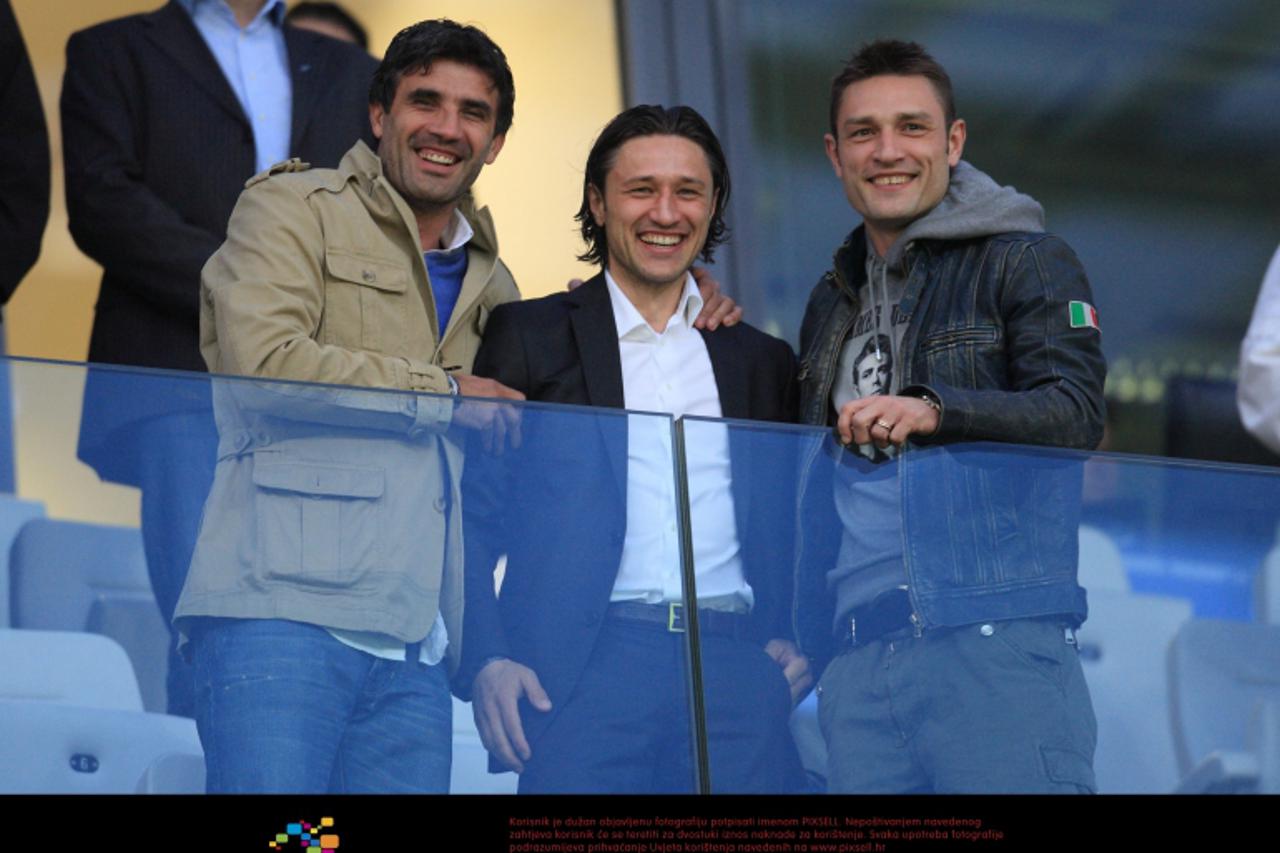 \'19.05.2010., stadion Woerthersee, Klagenfurt - Prijateljska utakmica reprezentacija Austrije i Hrvatske. Zoran Mamic , Robert i Niko Kovac pricaju u lozi Photo: Zeljko Lukunic/PIXSELL\'