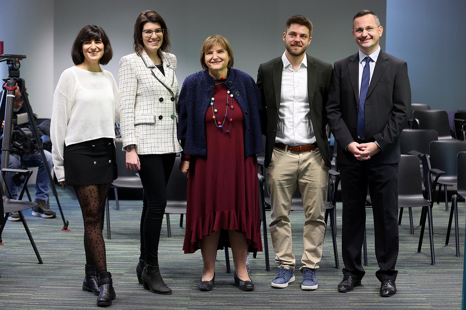 14.12.2023., Zagreb - Zavrsna konferencija cetverogodisnjeg projekta: Istrazivacki novinarki laboratorij: Vjerodostojnost medija kroz kulturu eksperimenata i inovacije u rekakcijama. Tena Perisin, Igor Kanizaj, Stela Lechpammer, Petra Kovacevic, Dejan Oblak. Photo: Goran Stanzl/PIXSELL