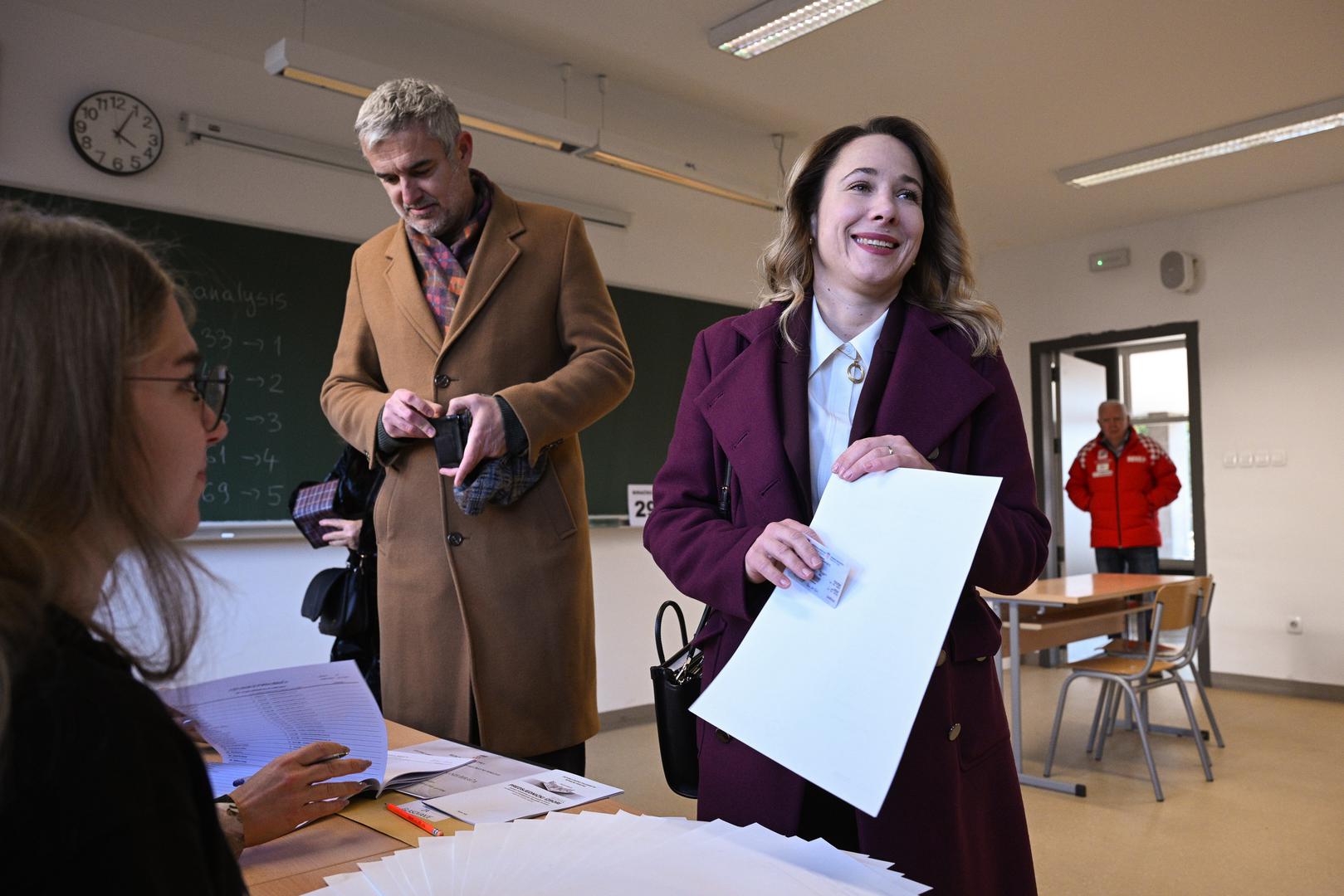 29.12.2024., Zagreb - Predsjednicka kandidatkinja Marija Selak Raspudic glasala je na predsjednickim izborima na birackom mjestu u IX. Gimnaziji u Dobojskoj ulici 12.
 Photo: Davor Puklavec/PIXSELL