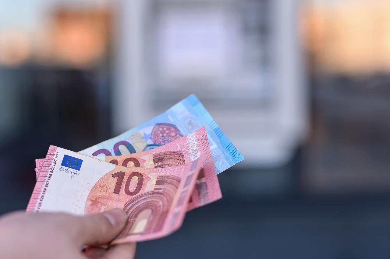 Od 1. siječnja euro postaje službena valuta u Hrvatskoj i nakon 29 godina zamijenit će kunu