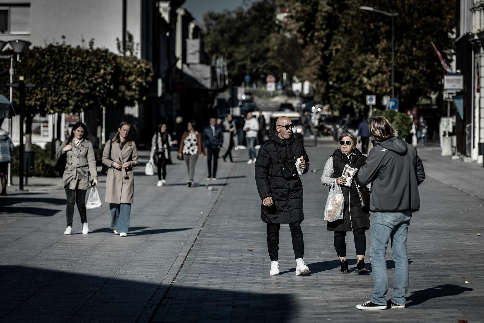 09.11.2023., Vukovar - Jedan obican dan u Vukovaru. Lokacije u centru grada gdje je najveca frekvencija prolaznika. Photo: Davor Javorovic/PIXSELL