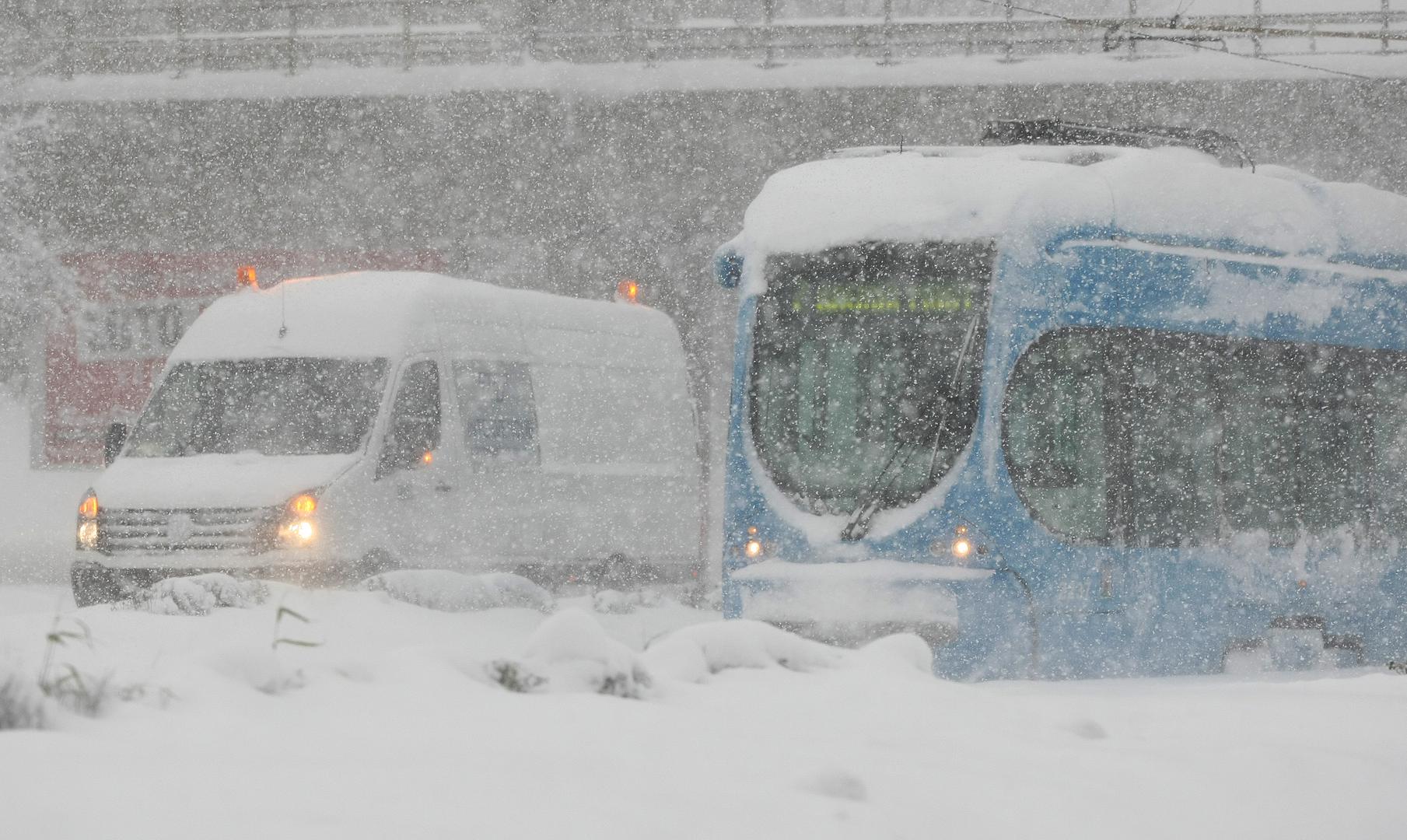 Prije točno 12 godina, 8. prosinca 2012., Zagreb se probudio prekriven debelim snježnim pokrivačem.