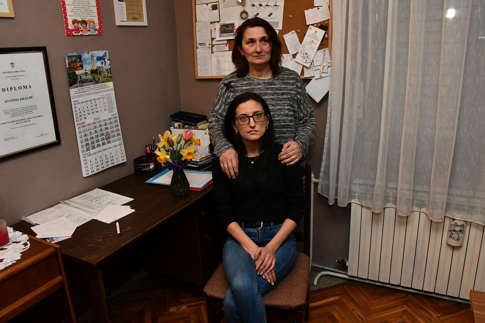 24.03.2023., Nova Gradiska - Antonija Kraljic iz Nove Gradiske djevojka je koja se borila s 15 tumora. Uz borbu s teskom bolescu, gubitkom sluha i ucenjem hodanja iz pocetka, uspjela je zavrsiti fakultet i poloziti vozacki te postati dobra vozacica. 
  Photo: Ivica Galovic/PIXSELL