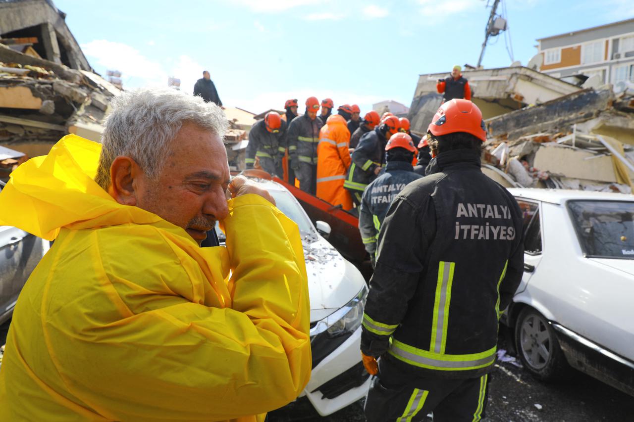 Survivors Pulled From The Rubble More Than 24 Hours After Quake - Turkey