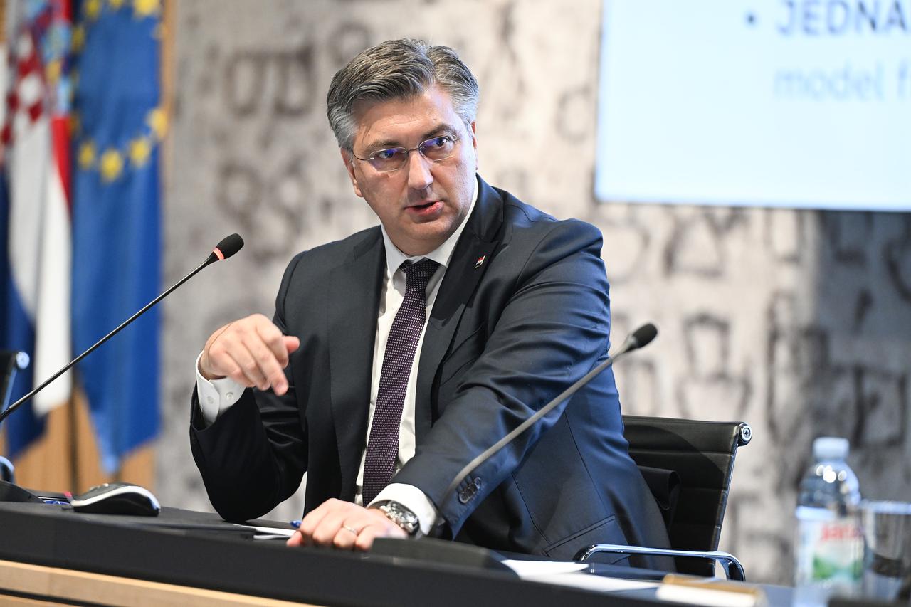 Zagreb: Andrej Plenković na konferenciji o povećanju kapaciteta vrtića, izgradnji sportskih dvorana i drugim temama