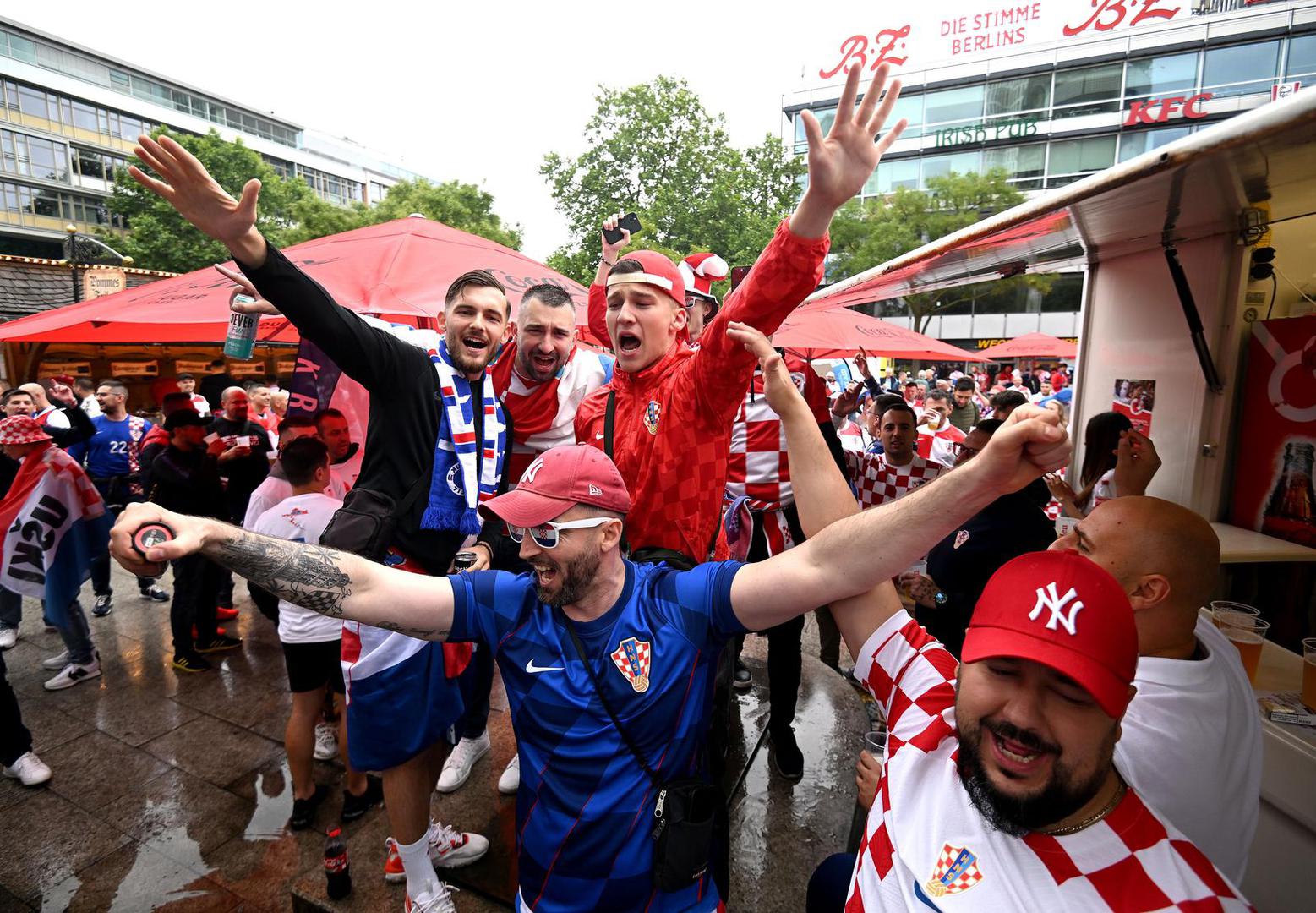 15.06.2024., Berlin, Njemacka - Navijaci u gradu prije prve utakmice na europskom prvenstvu, spanjolska hrvatska.  Photo: Marko Lukunic/PIXSELL