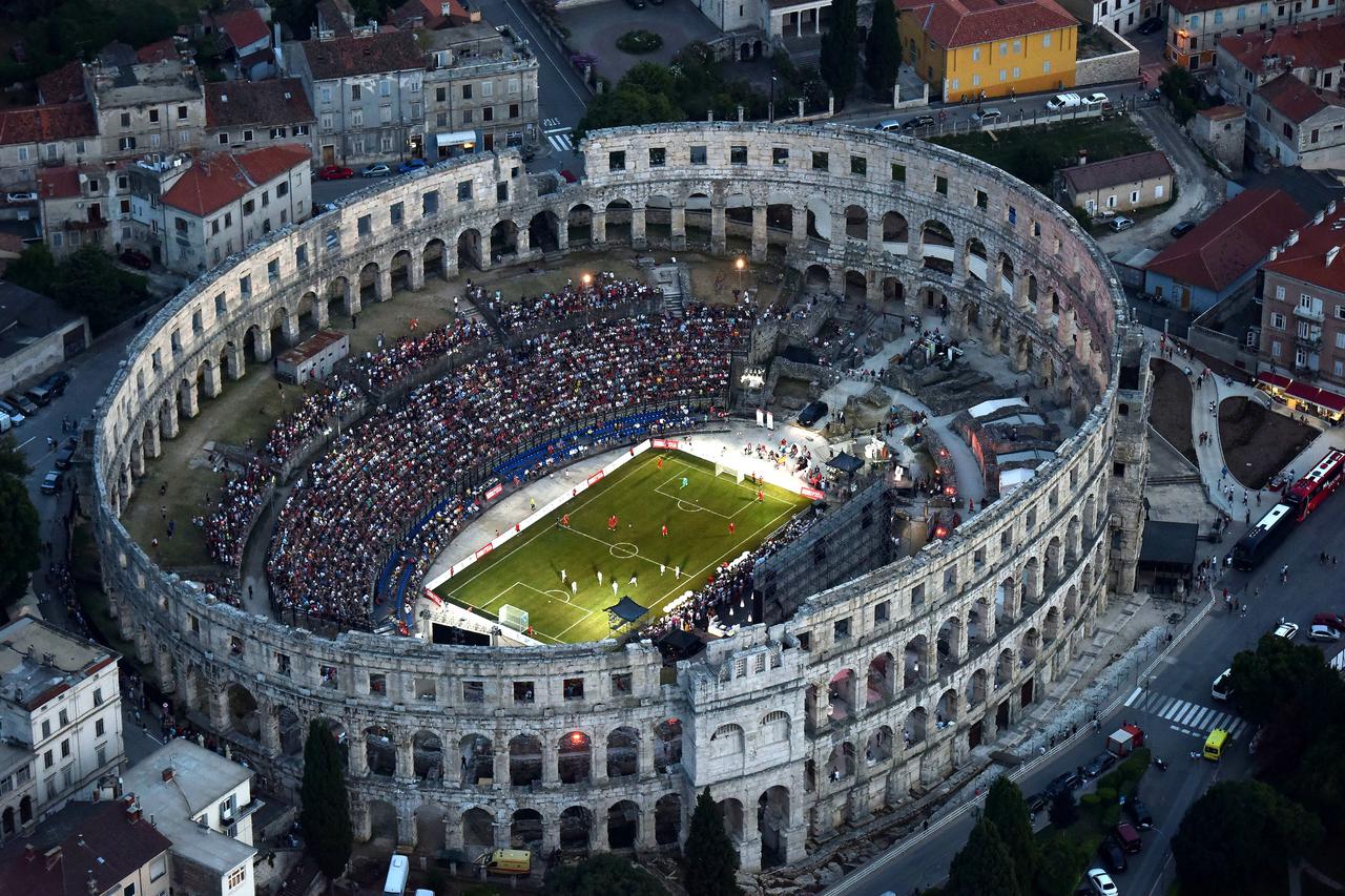 Vatreni - Bayern - Spektakl u pulskoj Areni