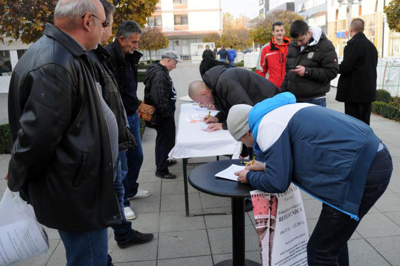 stožer za obranu hrvatskog vukovara,potpisi,referendum