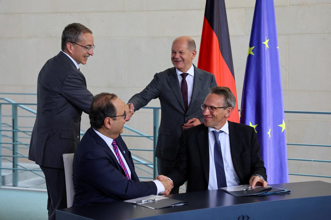 German Chancellor Olaf Scholz and Intel CEO Pat Gelsinger