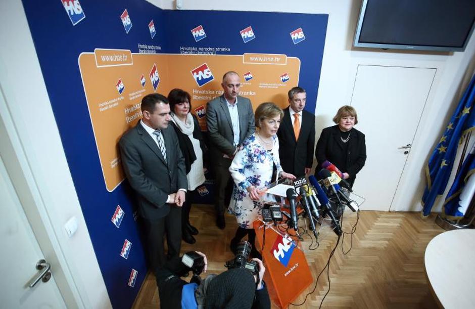 Vesna Pusić u pratnji HNS-ovaca o unutarstranačkim izborima 