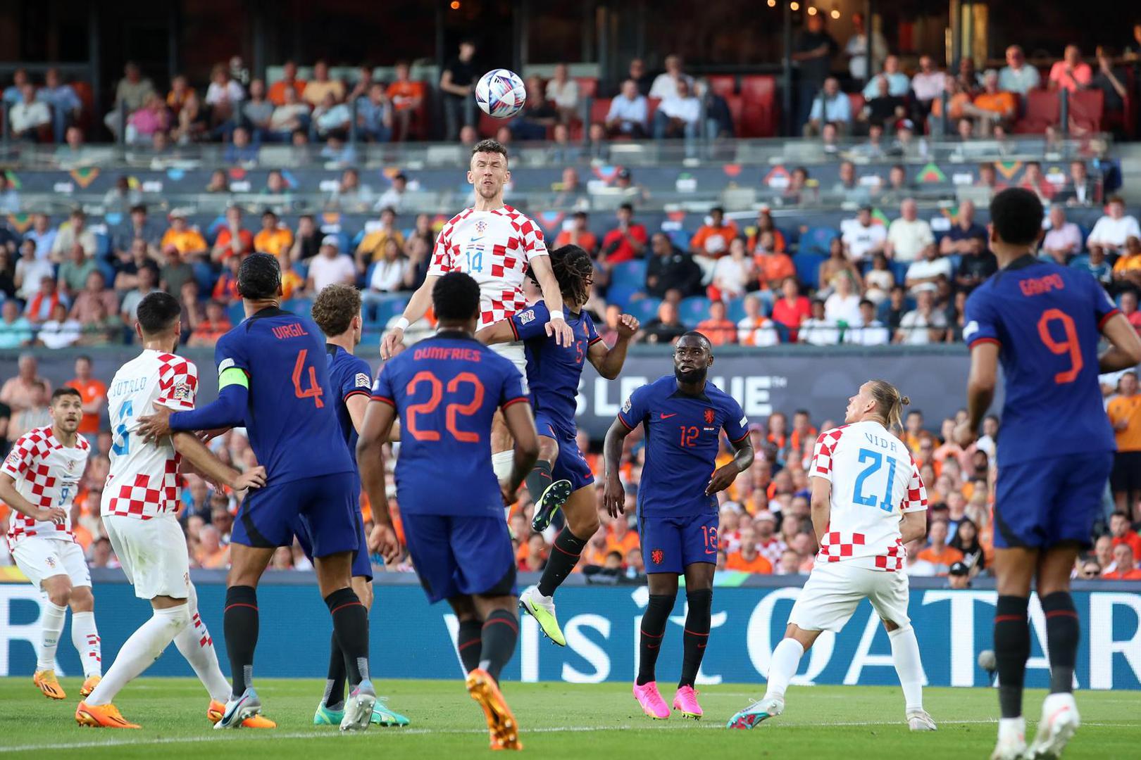 14.06.2023., stadion Feyenoord "De Kuip", Rotterdam, Nizozemska - UEFA Liga Nacija, polufinale, Nizozemska - Hrvatska. Ivan Perisic, Nathan Ake Photo: Luka Stanzl/PIXSELL