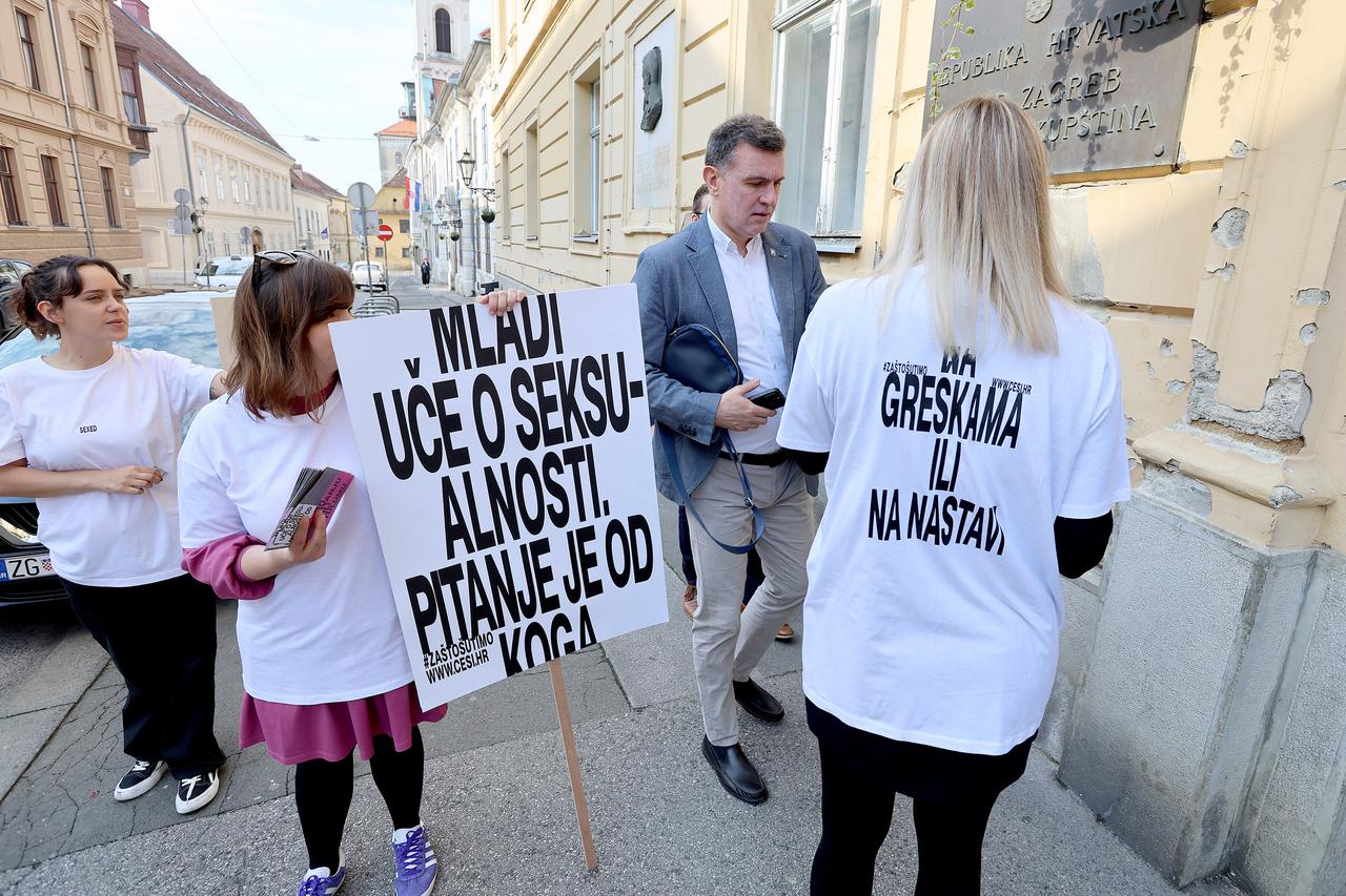 Zagreb: Gradska skupstina raspravlja o naplati odvoza otpada i statusu roditelja odgajatelja