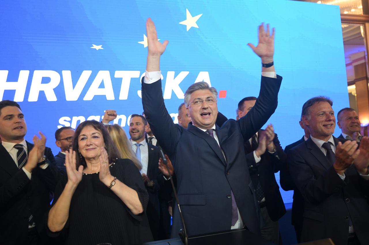 Docek rezultata izbora zastupnika za Europski parlament u stozeru HDZ-a.