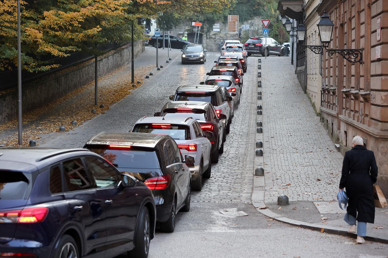 Zagreb:  Ogromne gužve na Tuškancu i u Mesničkoj