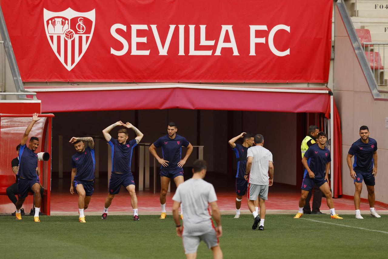 Europa League - Semi Final - Second Leg - Sevilla v Juventus