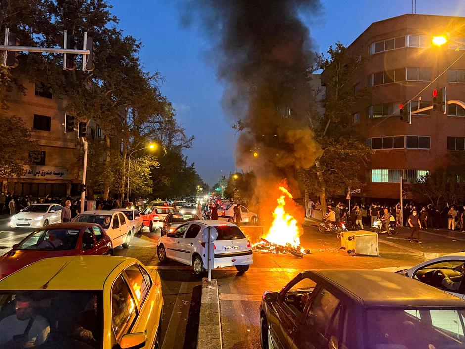 FILE PHOTO: FILE PHOTO: Protest over the death of Mahsa Amini, in Tehran