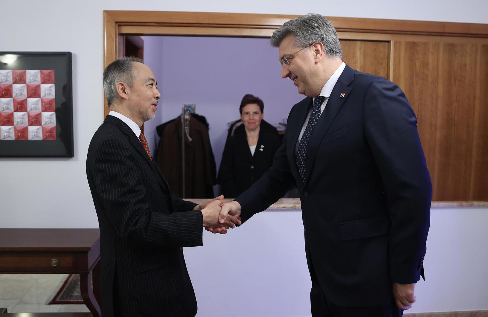 17.04.2023., Zagreb - Potpredsjednik Hrvatskoga sabora akademik Zeljko Reiner prima "Odlicje Reda izlazeceg sunca prve klase s lentom" u rezidenciji japanskog veleposlanika. Photo: Marko Prpic/PIXSELL