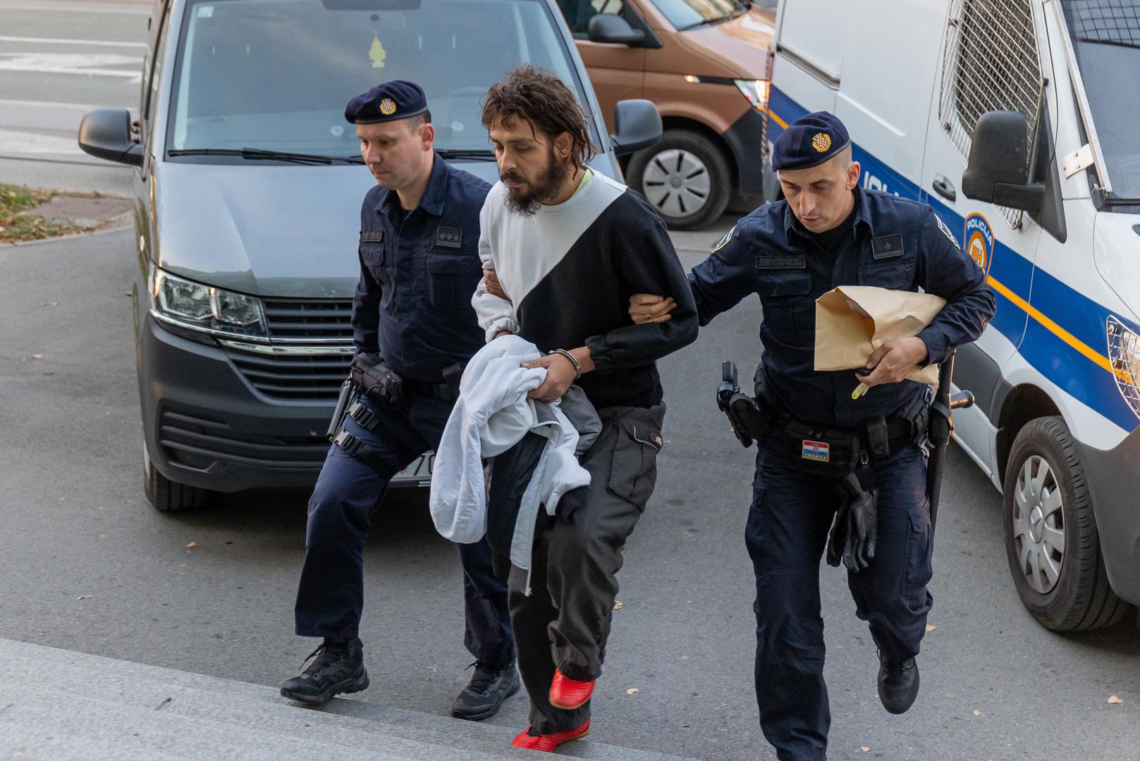 18.10.2023., Osijek - Privodjenje na Zupanijski sud troje osumnjicenih za ubojstvo, koje se dogodilo jucer u Zupanijskoj ulici. Photo: Davor Javorovic/PIXSELL