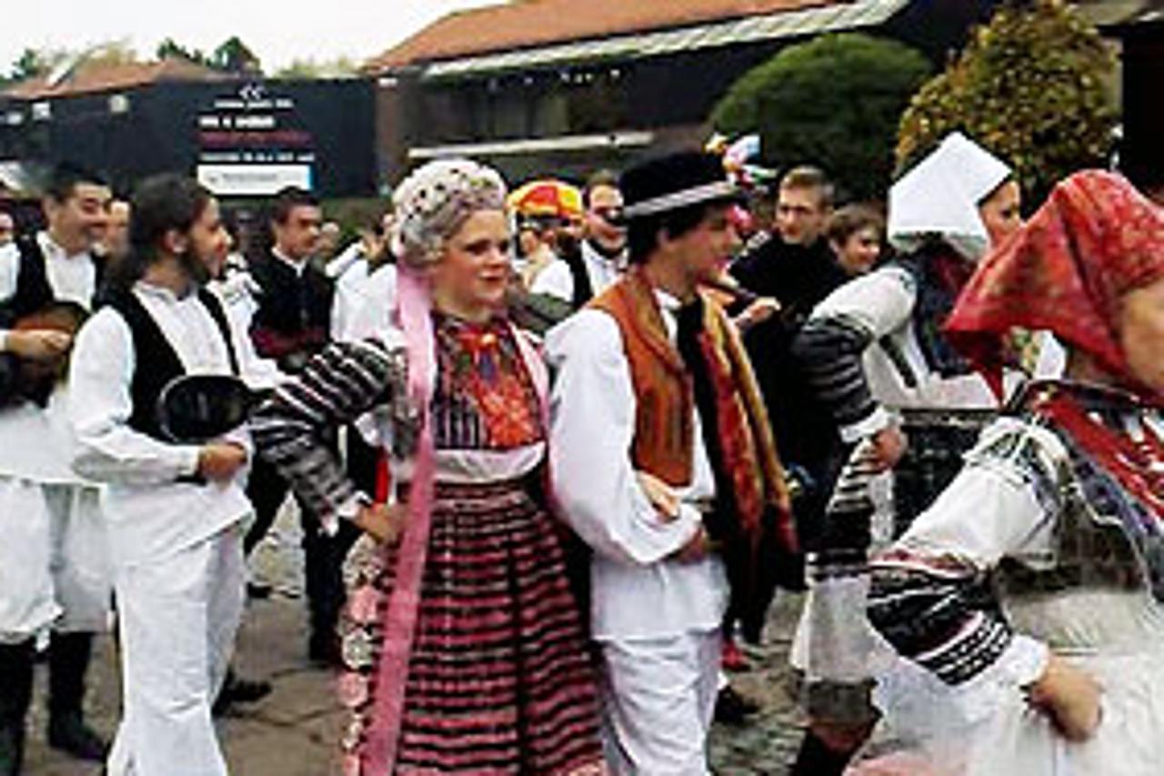 folklor_ca_311.jpg