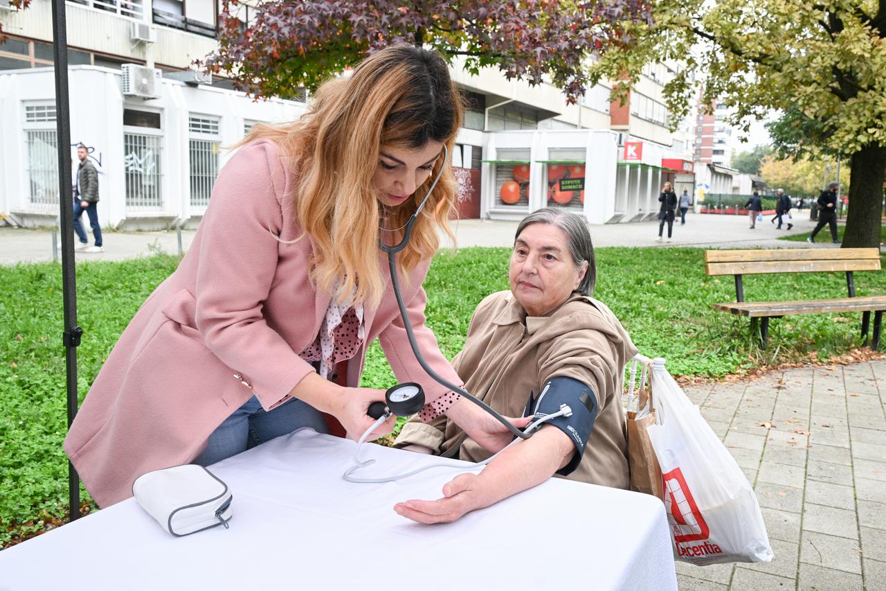 Zagreb: Tomislav Tomašević sudjelovao je u akciji Sajam zdravlja: „Štampar u tvom kvartu“