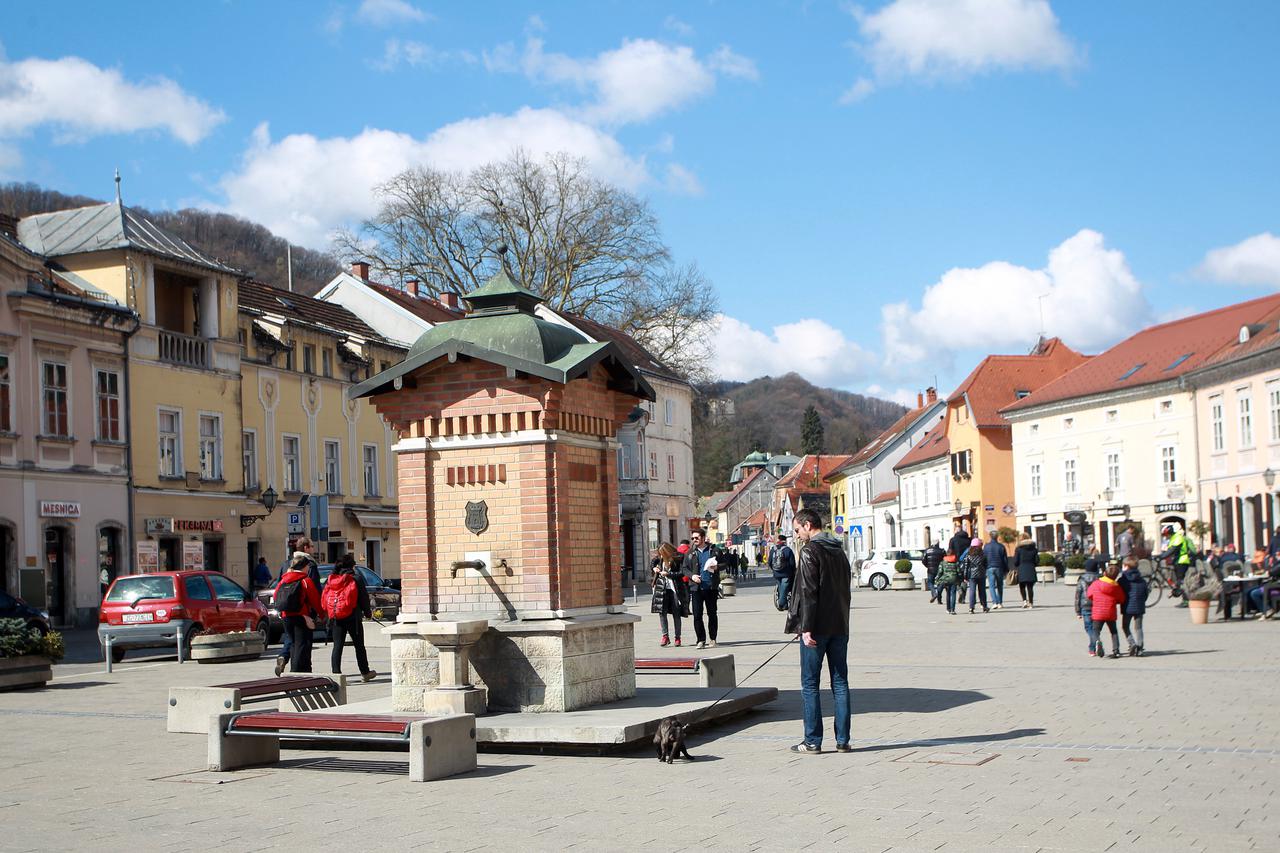 06.04.2015., Samobor - Centar grada Samobora, setnica uz rijecicu, glavni trg.  Photo: Goran Jakus/PIXSELL