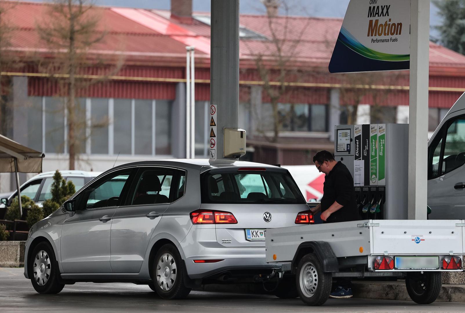 Susjedi Slovenci litru benzina u prosjeku plaćaju jedan cent manje nego u Hrvatskoj, odnosno 1,51 euro.