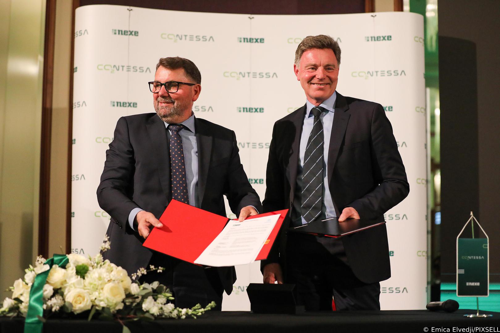 14.03.2023., Zagreb - Predstavljanje projekta CO2NTESSA i potpisivanje ugovora izmedju tvrtke NEXE d.d. i korporacije ThyssenKrupp za postrojenje na bazi PureOxyfuel tehnologije. Uz predstavljanje ovog inovativnog projekta koji omogucuje proizvodnju potpuno jedinstvenog CO2 neutralnog cementa. Predsjednik Uprave NEXE-a Ivan Ergovic i clan Uprave Thyssenkruppa Frank Ruoss potpisali su ugovor vrijedan 400 milijuna eura. Photo: Emica Elvedji/PIXSELL