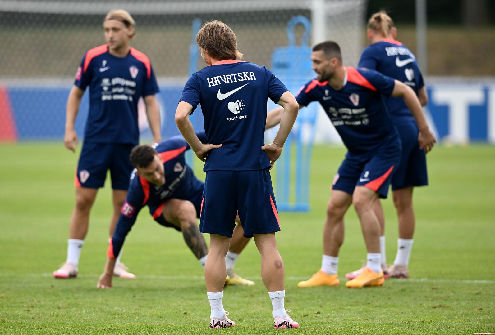 Nakon dana odmora hrvatska nogometna reprezentacija je krenula u "akciju Italija", pripreme za posljednji ogled u skupini B Eura protiv aktualnih europskih prvaka "Azzurra" koji je na rasporedu u ponedjeljak, 24. lipnja, u Leipzigu. 