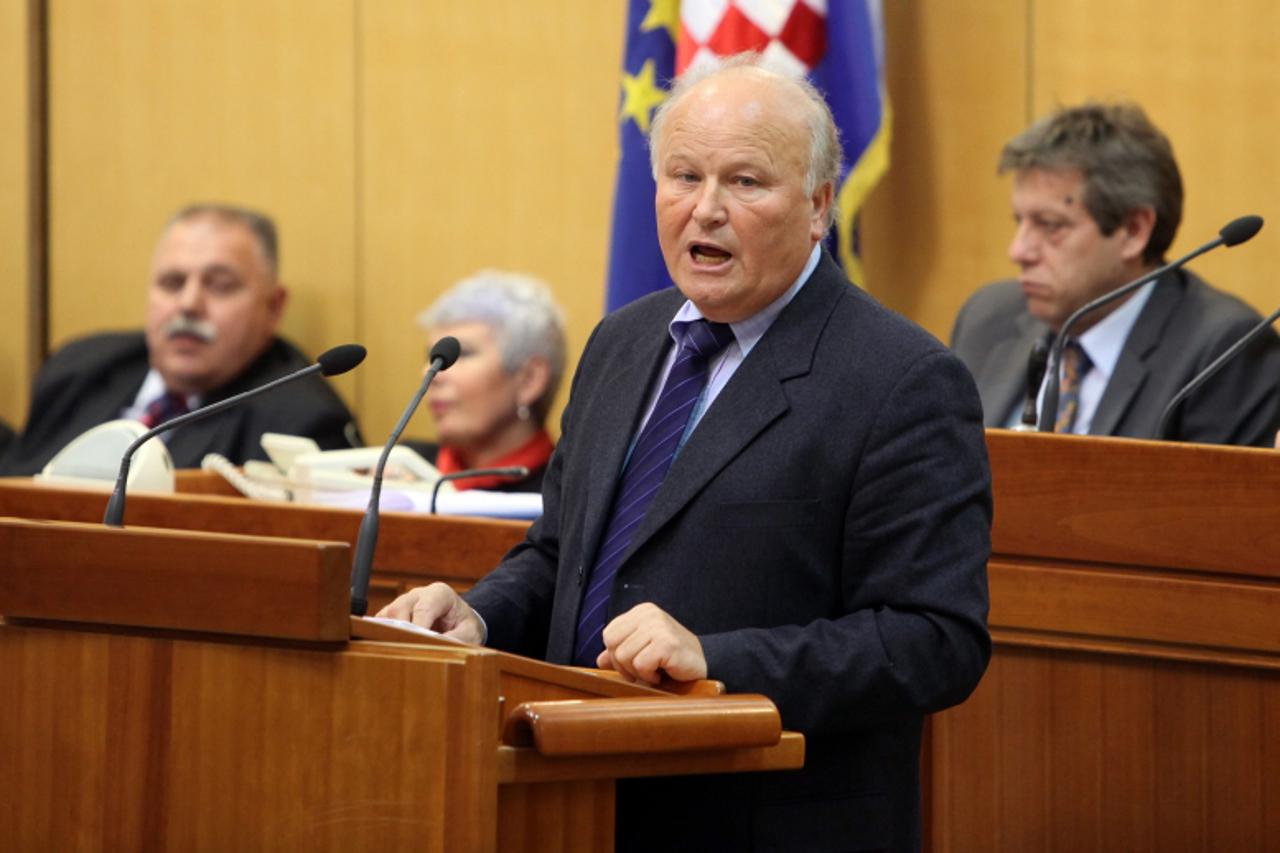 \'27.10.2010., Zagreb -   Hrvatski Sabor, sjednica i izgasavanje povjerenja Hrvatskoj Vladi.Slavko Linic saborski zastupnik SDP-a. Photo: Robert Anic/PIXSELL\'