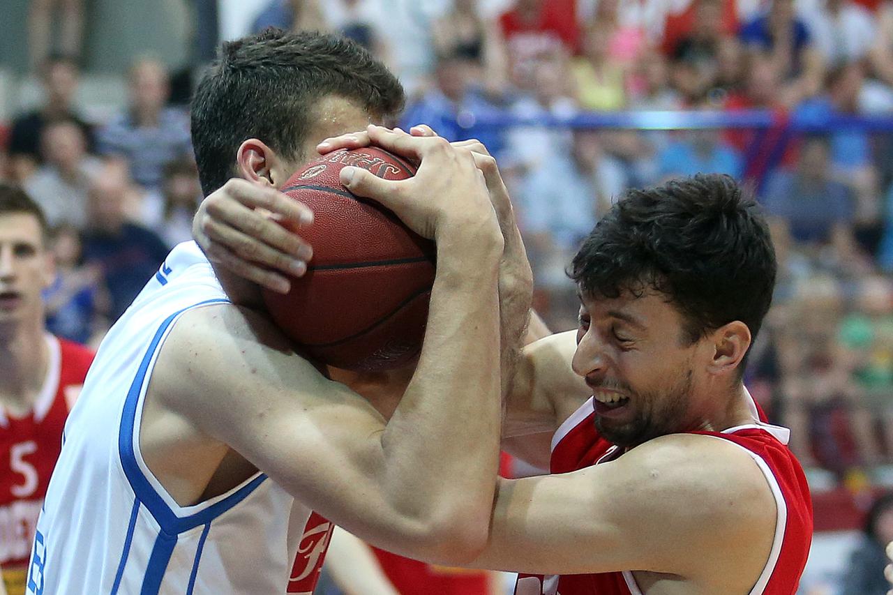 06.06.2015., Zagreb - Druga utakmica finala kosarkaskog prvenstva Hrvatske, KK Cibona - KK Cedevita. Ante Toni Zizic, Roko Leni Ukic.  Photo: Goran Stanzl/PIXSELL