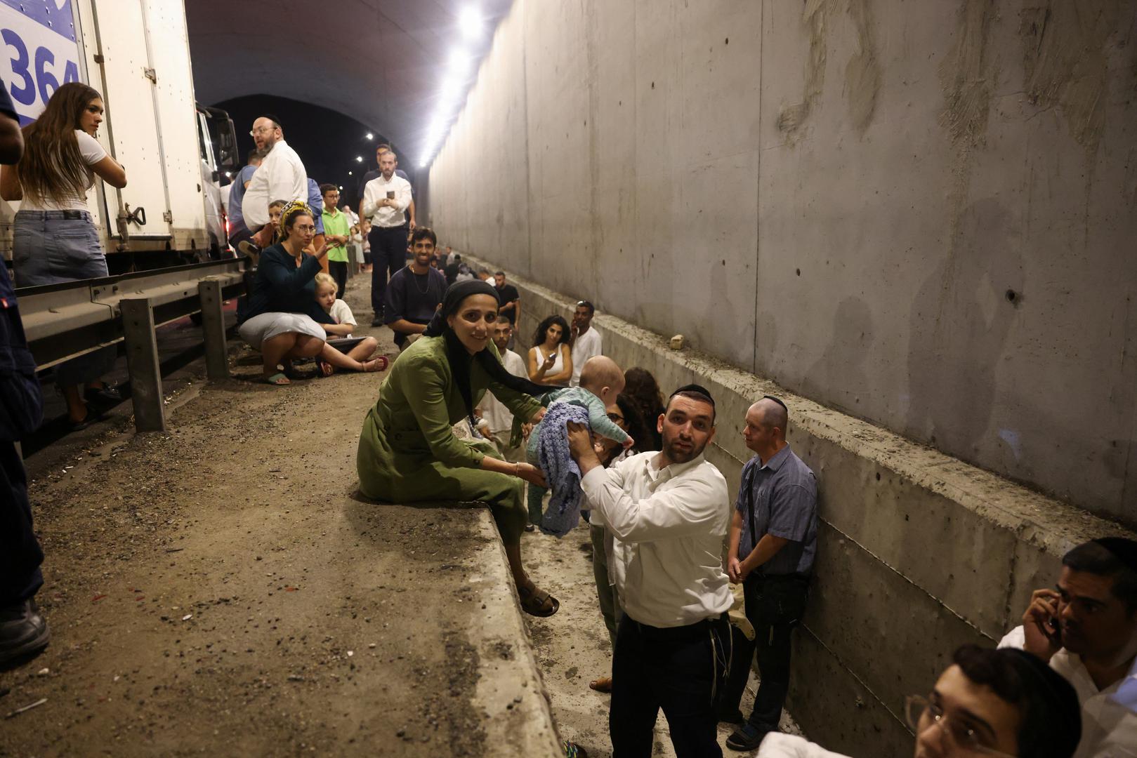 Ranije je vojska najavila da se očekuje napad velikih razmjera balističkim raketama iz Irana i upozorila stanovništvo da se skloni u slučaju napada.