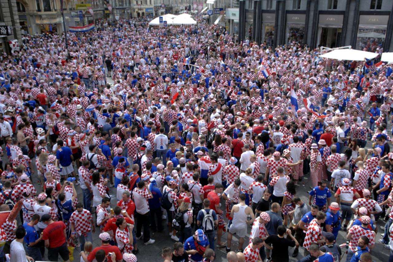 \'sport...zagreb...20.06.2008.  bec, euro2008, hrvatska - turska, hrvatski navijaci u gradu,  foto: Goran Stanzl\'