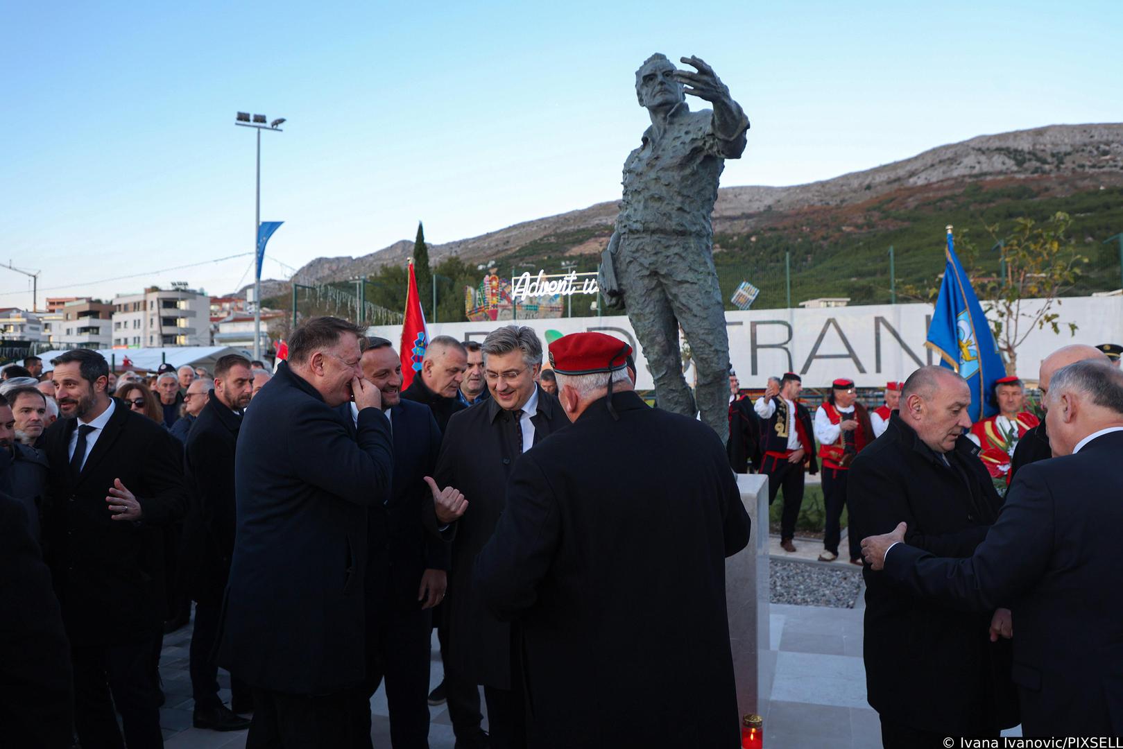 07.12.2023., Podstrana - Predsjednik Vlade Andrej Plenkovic sudjelovao je na svecanosti otkrivanja spomenika dr. Franji Tudjmanu u parku Petricevo u Podstrani.  Photo: Ivana Ivanovic/PIXSELL