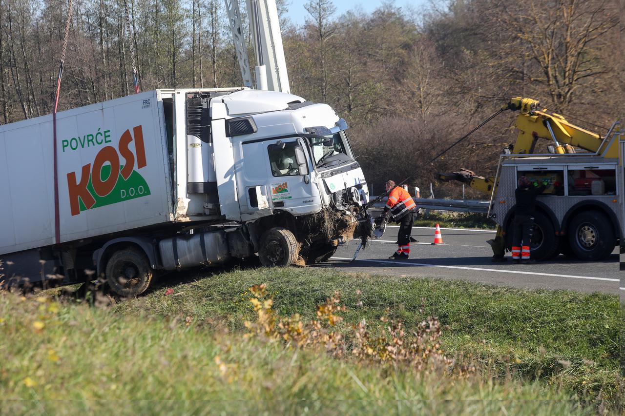 U prometnoj nesreći na autocesti A1 smrtno stradale četiri osobe