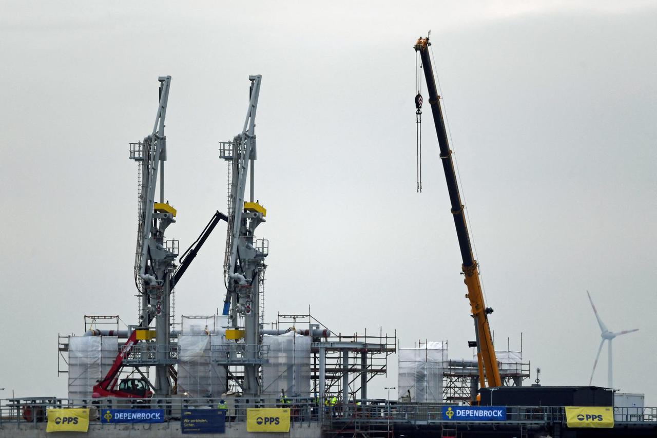 Floating LNG terminals in Wilhelmshaven