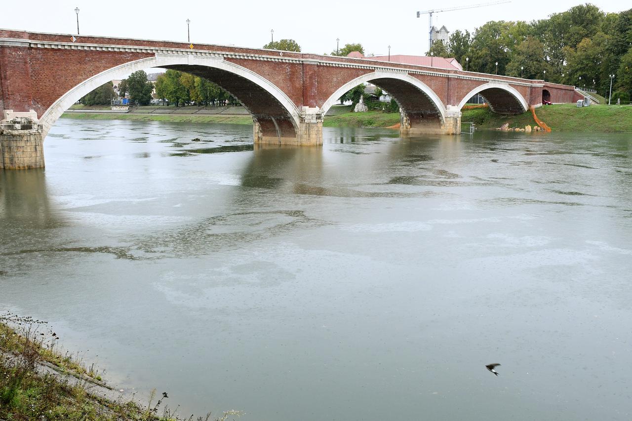 Sisak: Vodostaj rijeke Kupe je u porastu