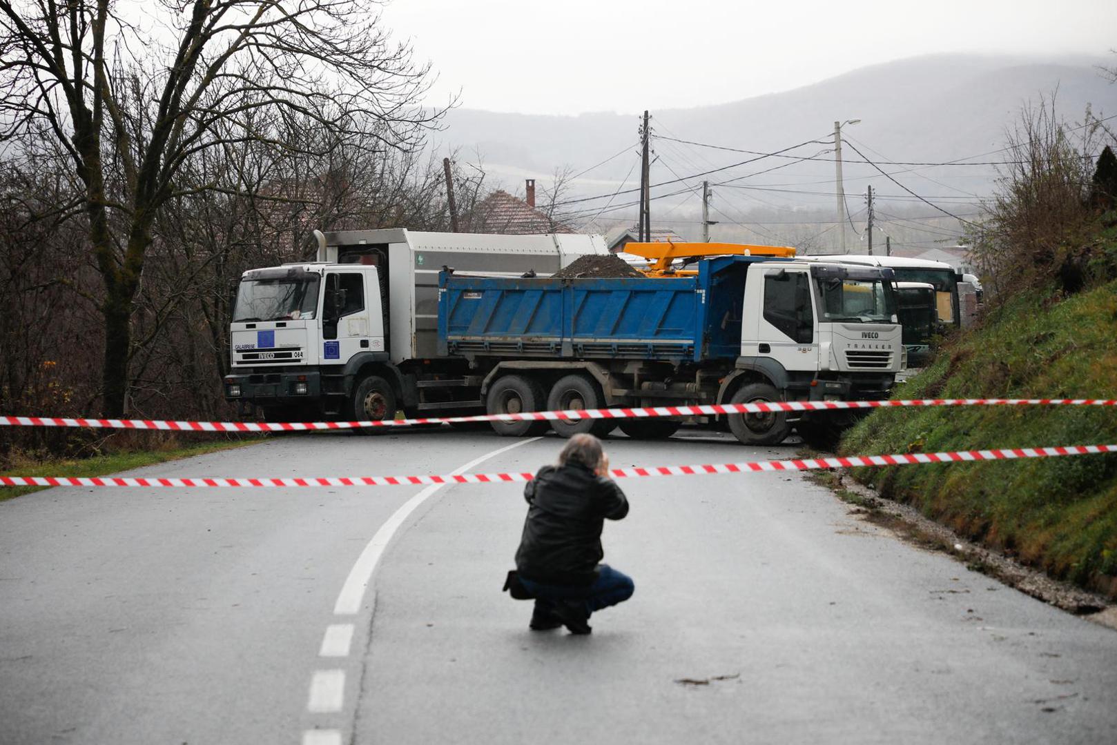 A view of a roadblock set up by local Serbs in Rudare, near the northern part of the ethnically-divided town of Mitrovica, Kosovo, December 12, 2022. REUTERS/Florion Goga Photo: Florion Goga/REUTERS