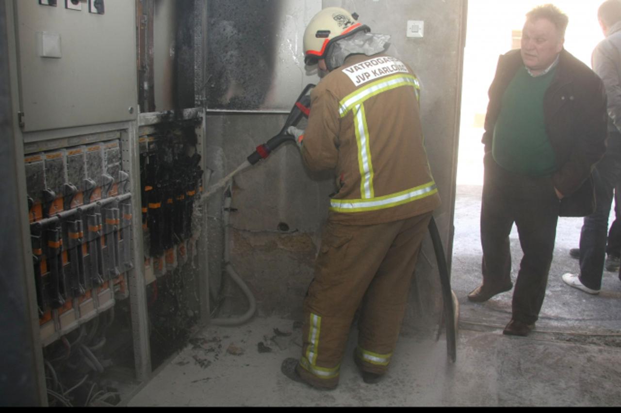 '07.02.2011. Karlovac - Buknuo pozar u trafostanici na Baniji. Photo: Kristina Stedul Fabac/PIXSELL'