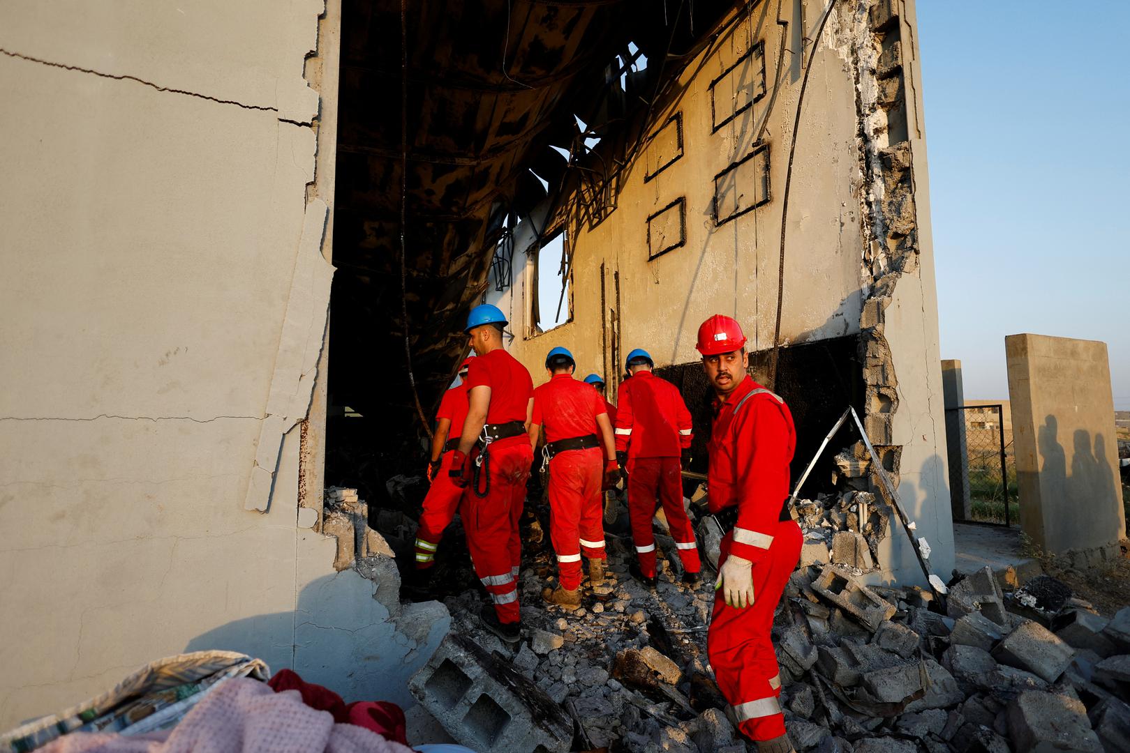 Officials work at the site following a fatal fire at a wedding celebration, in the district of Hamdaniya in Iraq's Nineveh province, Iraq, September 27, 2023. REUTERS/Khalid Al-Mousily Photo: KHALID AL-MOUSILY/REUTERS