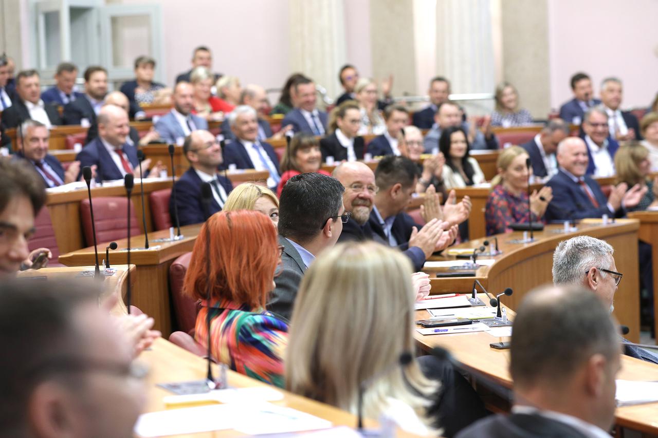 Jandroković čestitao Hajduku i Dinamu, zastupnici pozdravili pljeskom