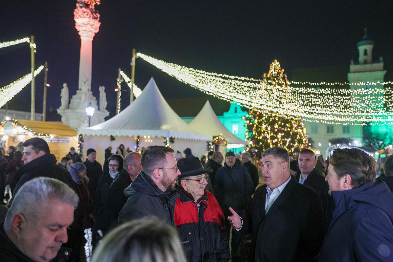 Osijek: Predsjednik Milanović posjetio Advent u Tvrđi