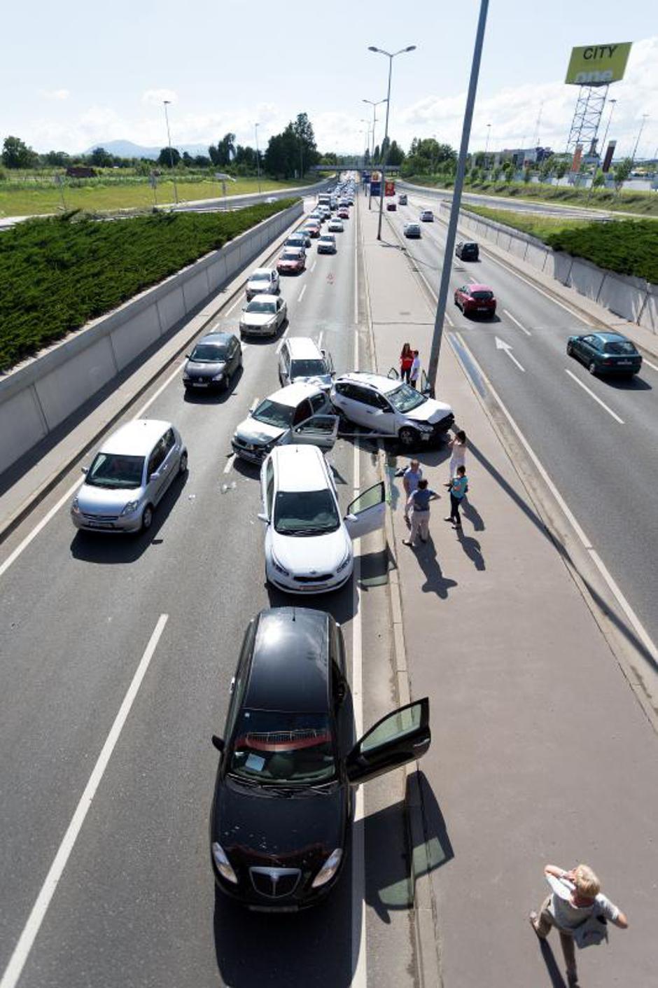 Nesreća 5 automobila na zapadu Zagreba