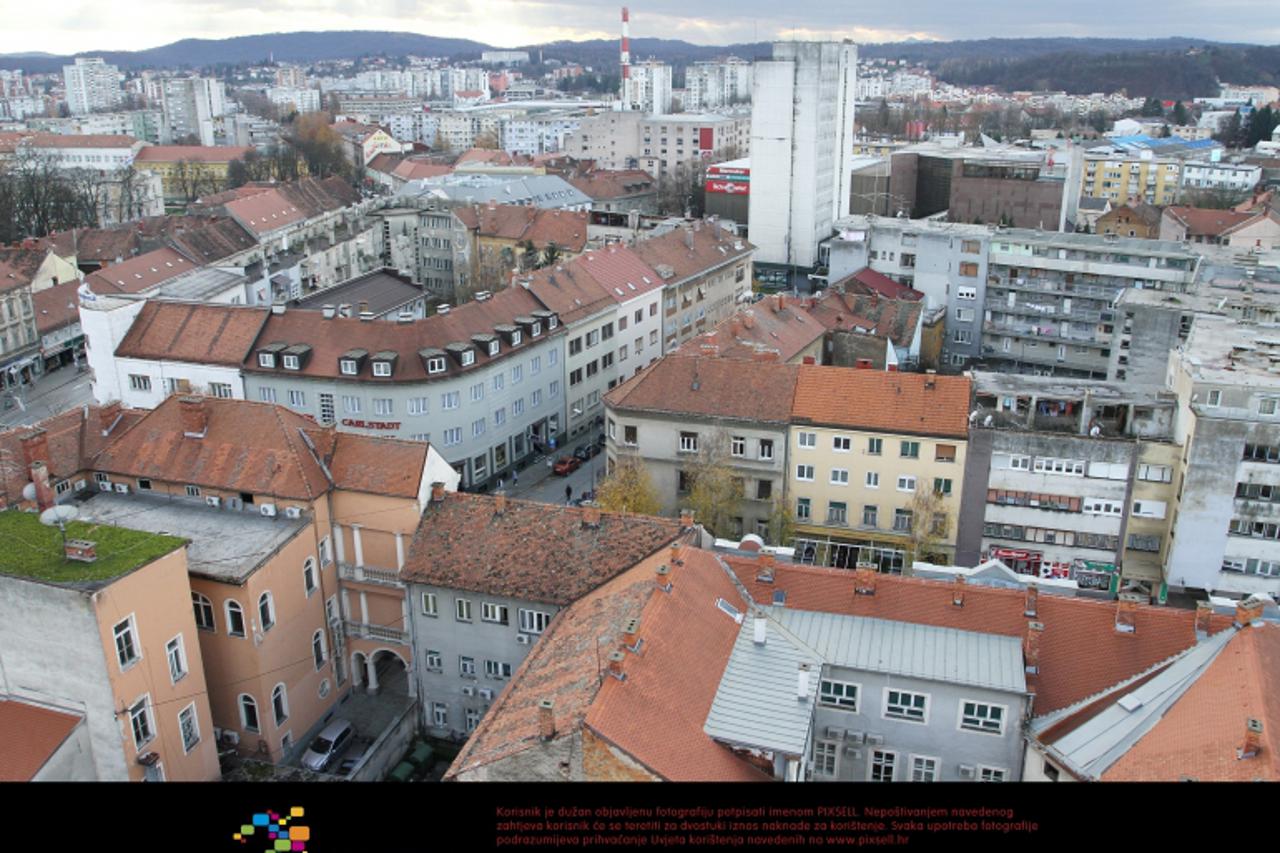 '26.11.2012., Karlovac - Panorama zgrada za pricu o legalizaciji objekata u Karlovackoj  zupaniji. Dosad je podnijeto preko 400 zahtjeva.   Photo: Kristina Stedul Fabac/PIXSELL'