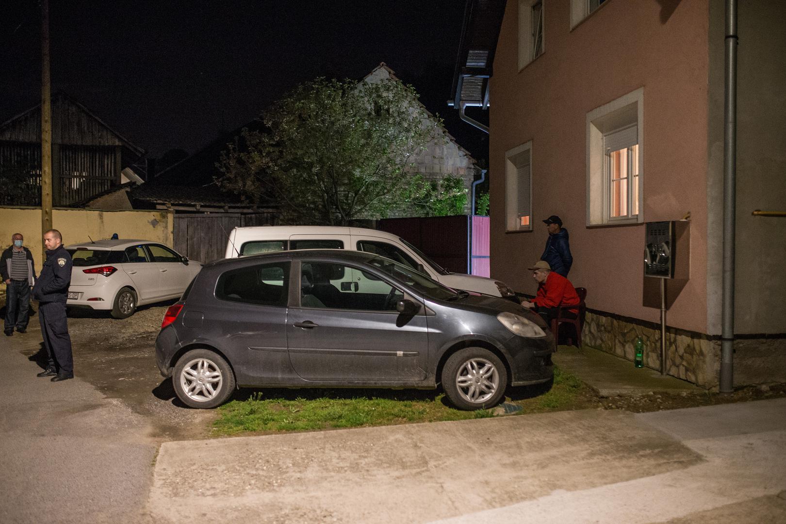 29.04.2021., Sarengrad - Tesko ubojstvo u kojemu je smrtno stradala 56-godisnjakinja. Ubio ju je najmladji od trojice sinova. Policija na ocevidu. 
Photo: Davor Javorovic/PIXSELL