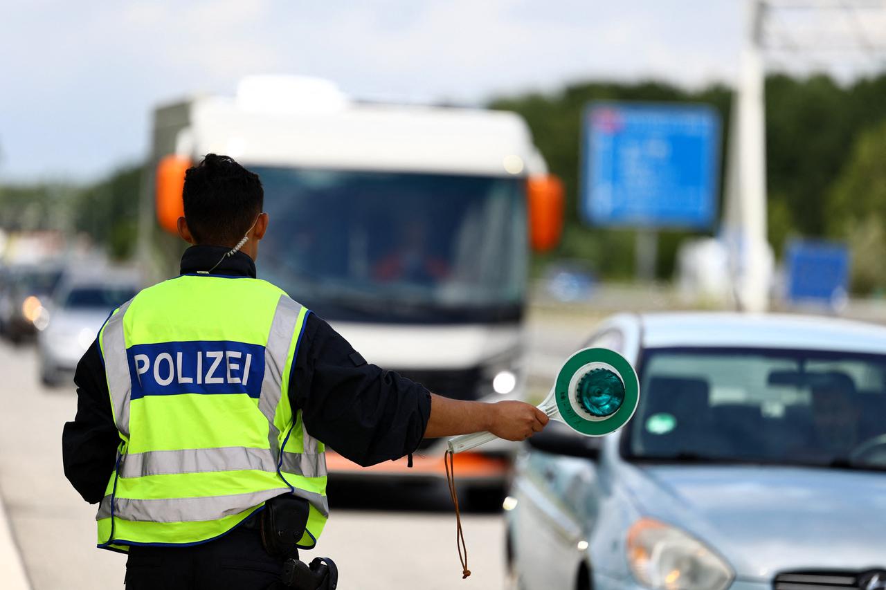 Euro 2024 - German police tighten security at Dutch border due to Euro 2024