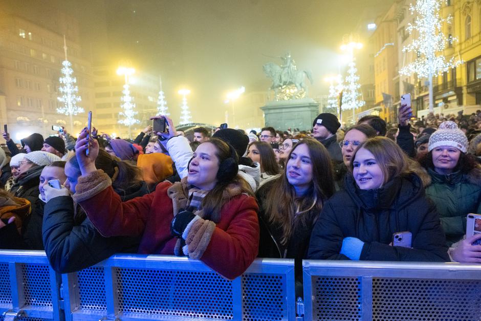 Zagreb: Koncert Hiljsona Mandele na glavnom gradskom trgu