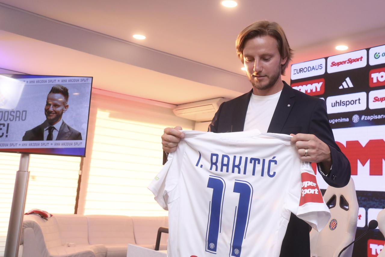 Ivan Rakitić stigao u Split i potpisao ugovor s HNK Hajduk